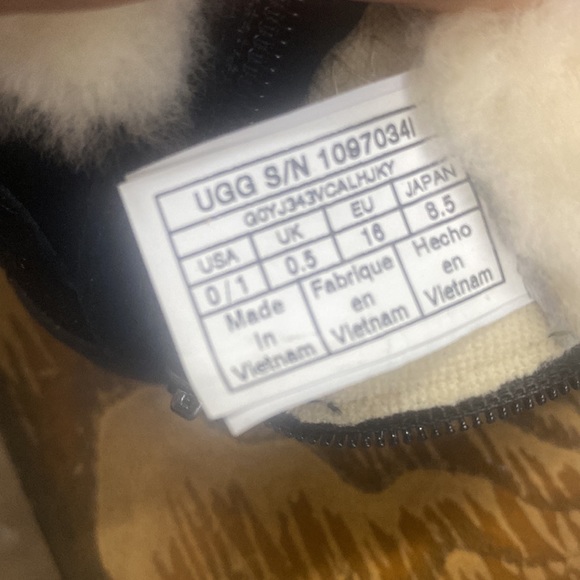 NWOB UGG kids infants boys or girls Shoes boots size 0 1 - Picture 7 of 7